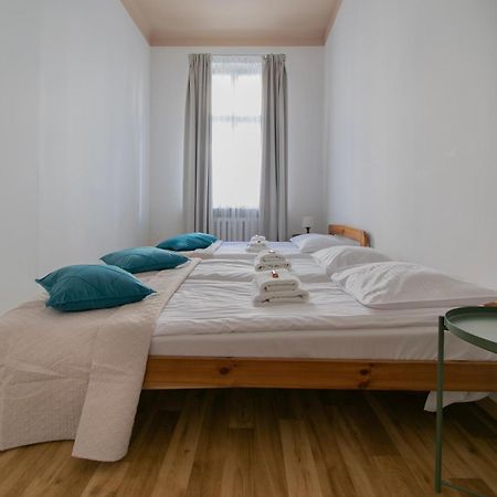 Huge Apartments Smolensk Street كراكوفيا المظهر الخارجي الصورة