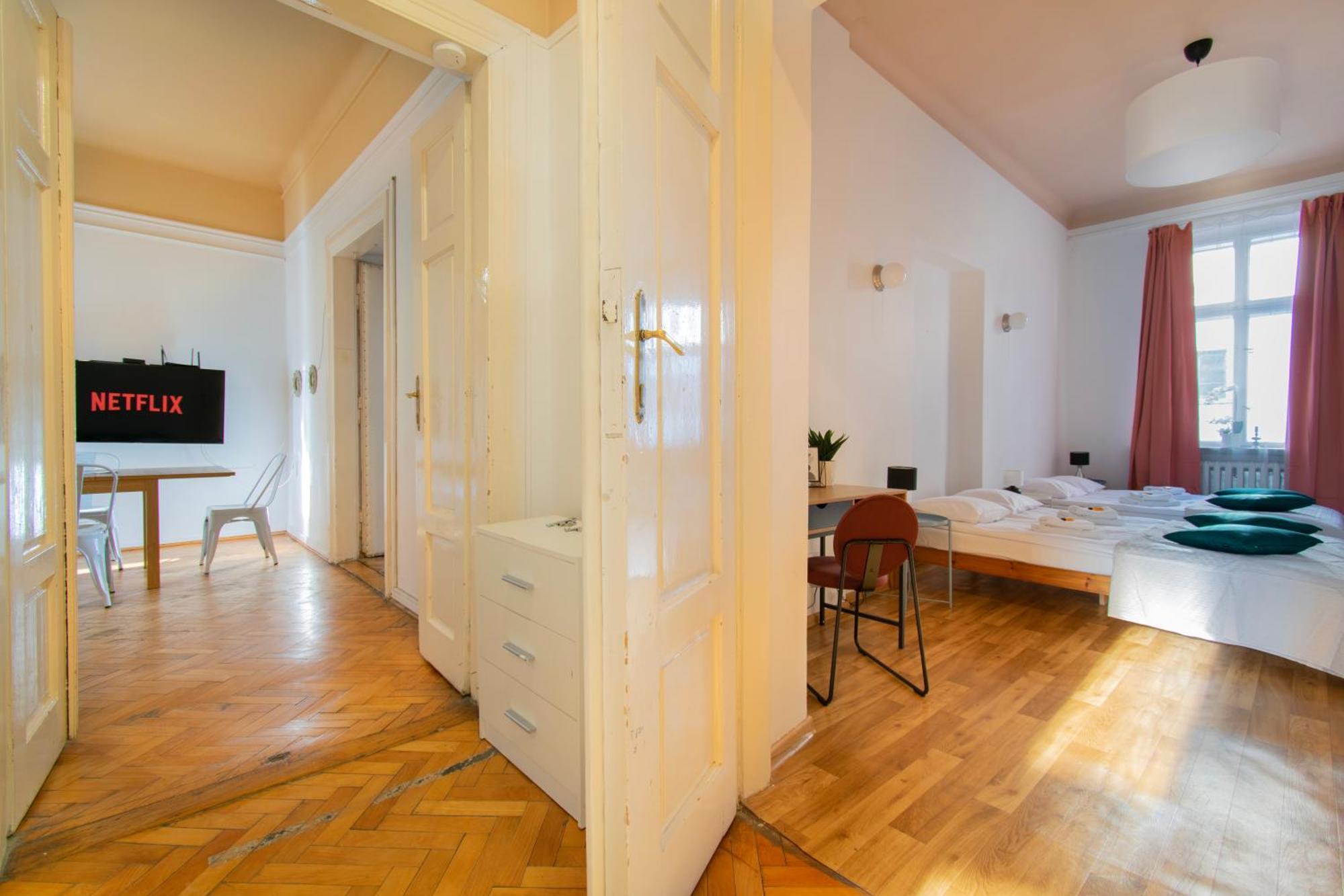Huge Apartments Smolensk Street كراكوفيا المظهر الخارجي الصورة